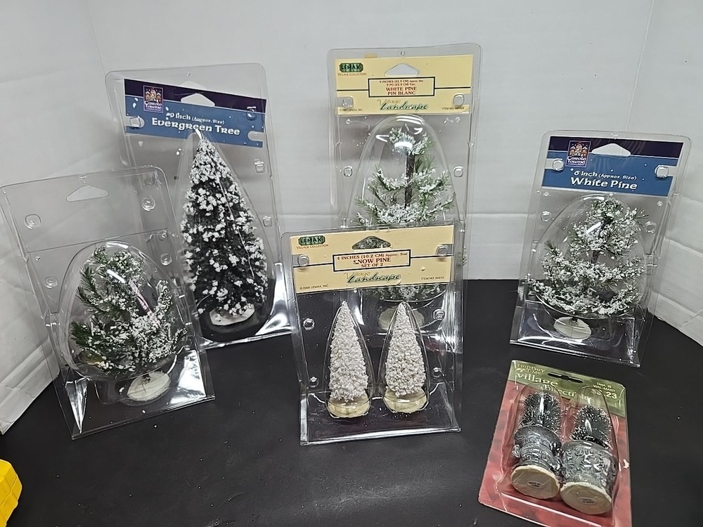 Set of 6 Assorted Packages. Christmas Tree Bundle