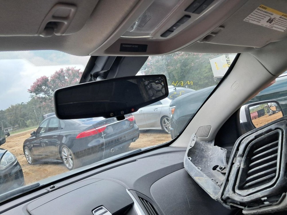 EQUINOX 2011 Glove Box 4744678