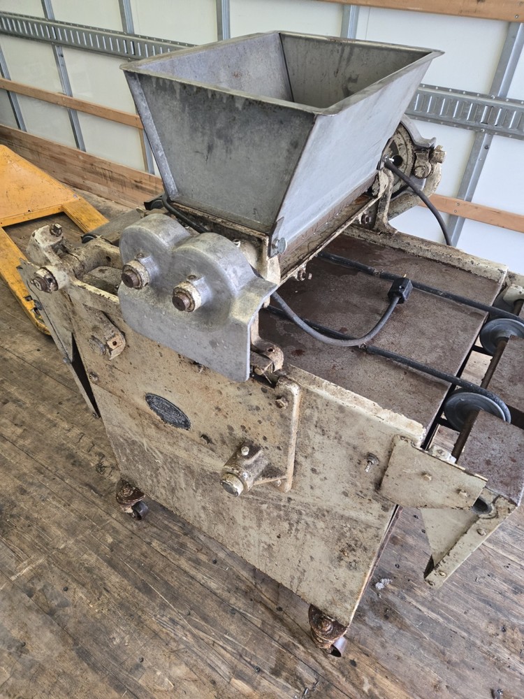 Triumph Cookie Depositor - FREE FREIGHT