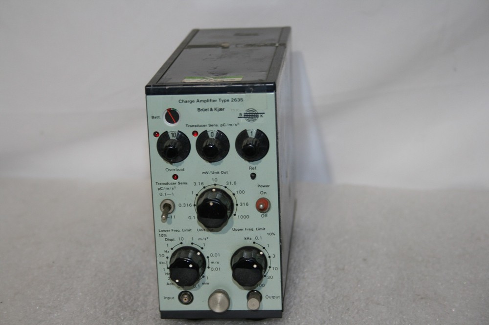 Bruel & Kjaer Charge Amplifier Type 2635