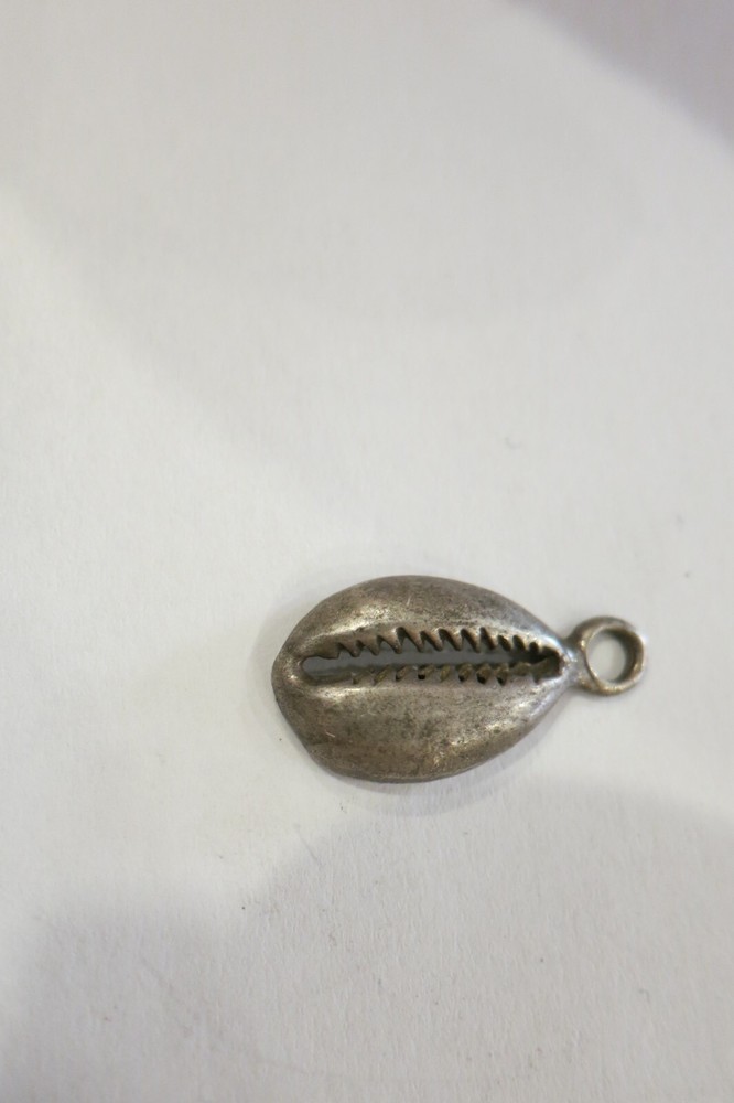 Vintage Sterling  925 Detailed SHELL