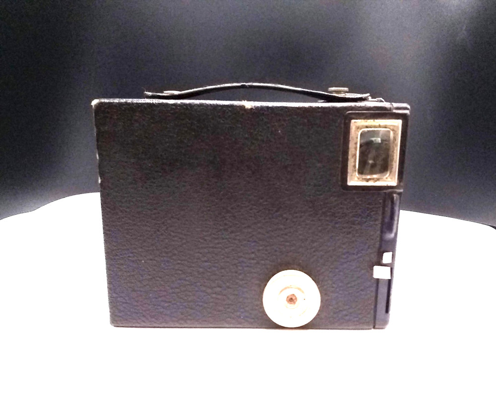 Kodak Brownie Target Six-20 Camera w/ Case – Untested