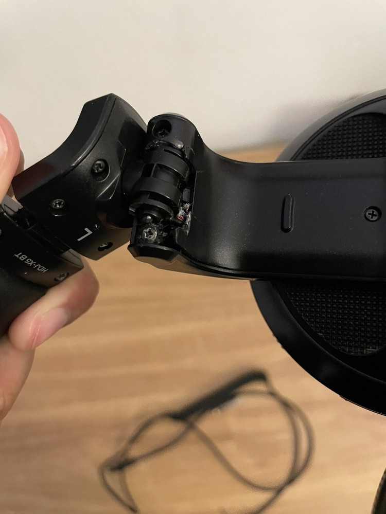 HDJ X5 BT (LEFT EAR WORKING ONLY)