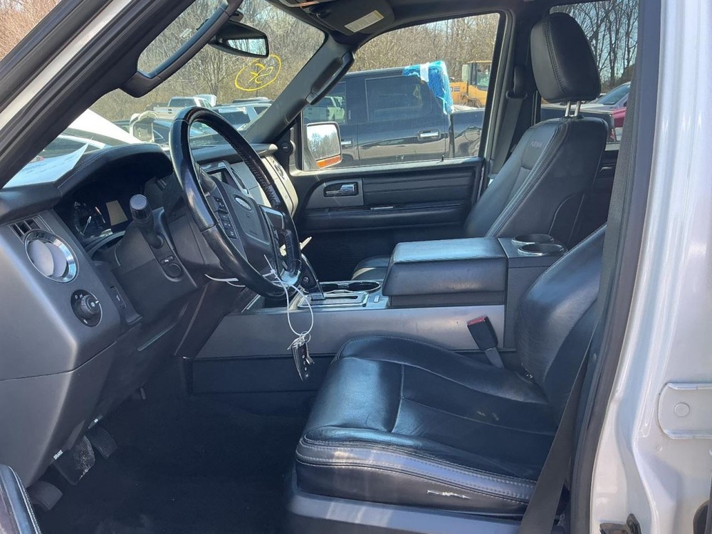 EXPEDITON 2017 Glove Box 4971066