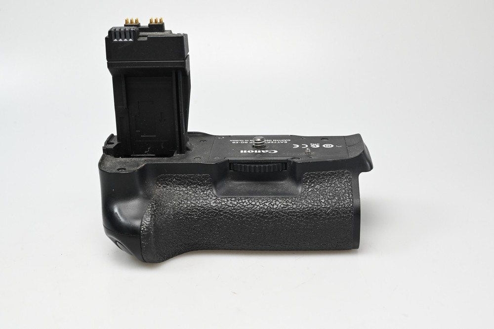 Genuine OEM Canon BG-E8 Battery Grip missing tray #G635