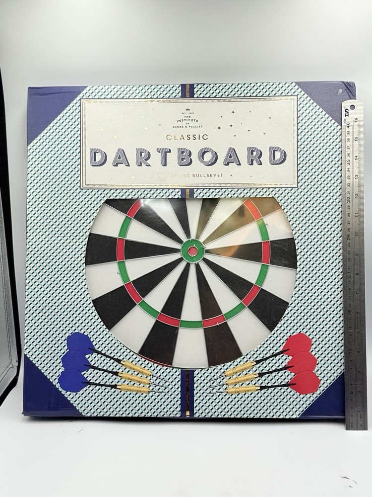 Dartboard W/ 6 Darts