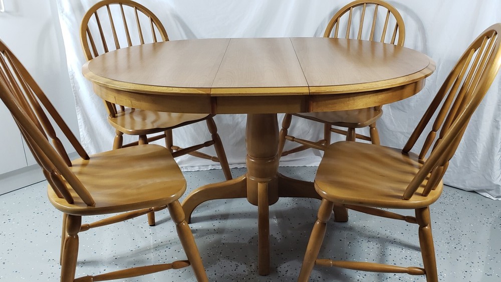 Solid Oak Dining Table Oval 4 Chairs 2 Leafs Cochrane Amer-Silhouette L-Pick-Up