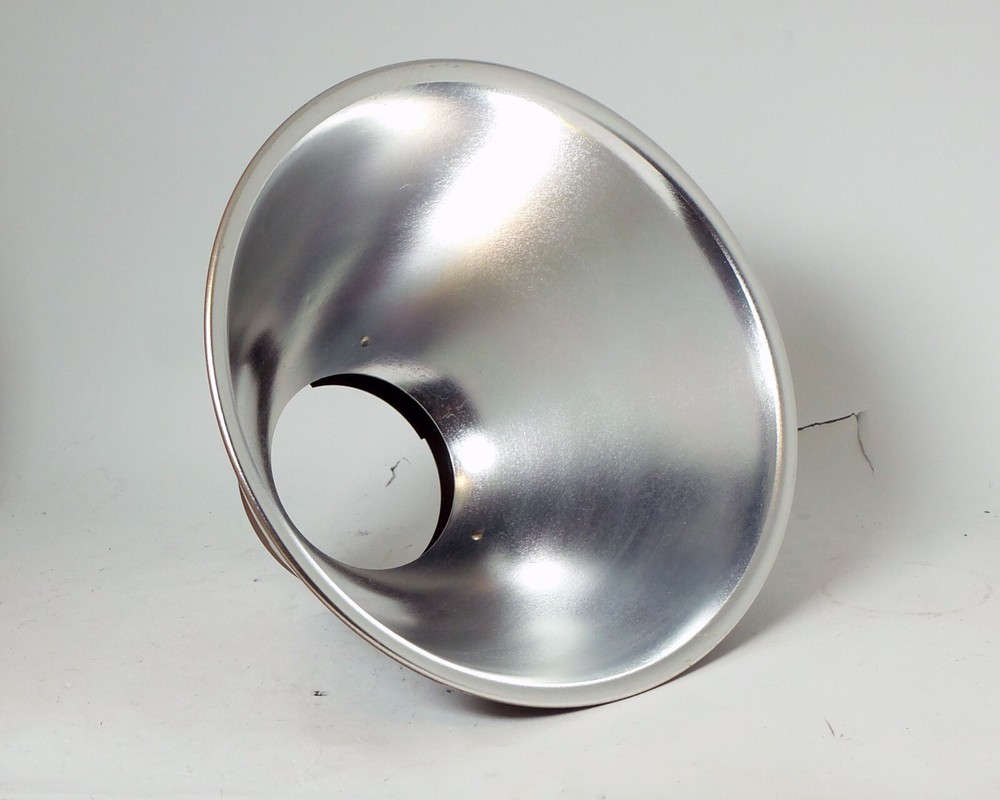 Speedotron Brown Line Large 8"Deep Reflector Used