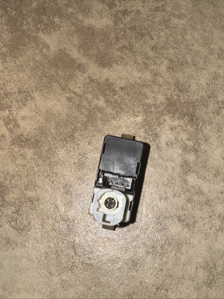 Genuine BMW USB / Auxiliary Input Socket 84109237653