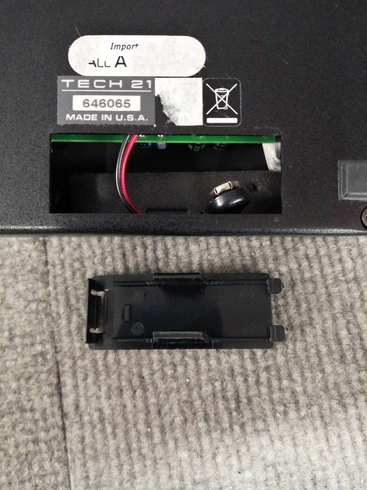 TECH21 SANS BASSDRIVER DI effector