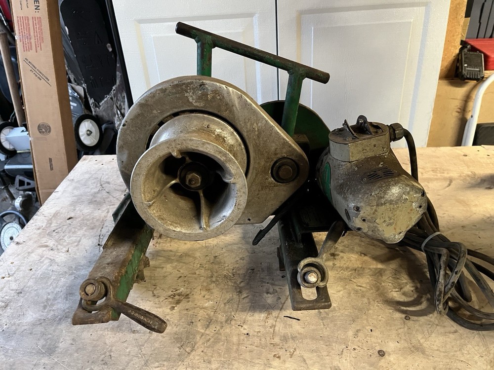 Greenlee 640 4000lb Tugger Wire Cable Puller W/ Chains Used Missing Inner Chain