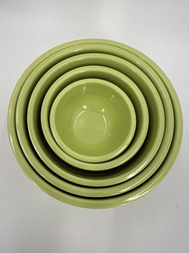 5 pc set green Melamine Measuring Cups Christmas Tree measures 1/8 c - 2 c EUC