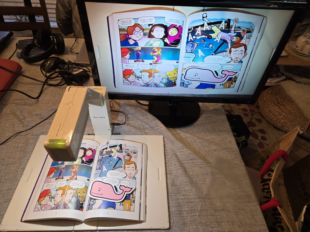 Elmo Digital Visual Presenter Notebook Document Camera W/ Travel Case, HV-110u