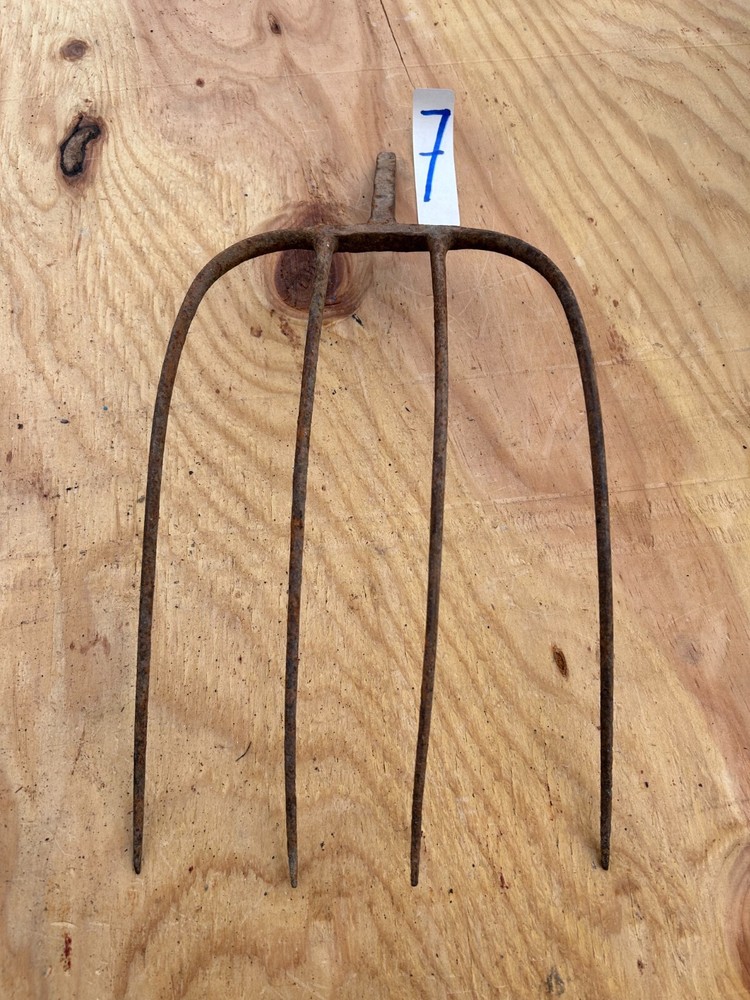 Fork Rake Head 4 Thines Rusty Rustic no handle Original Vintage Primitive Metal