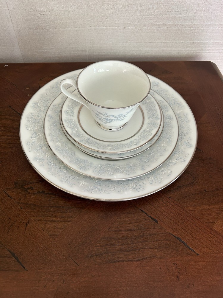 5 Piece Place Setting by Oxford Bone China, Twilight Dell Pattern, Lenox