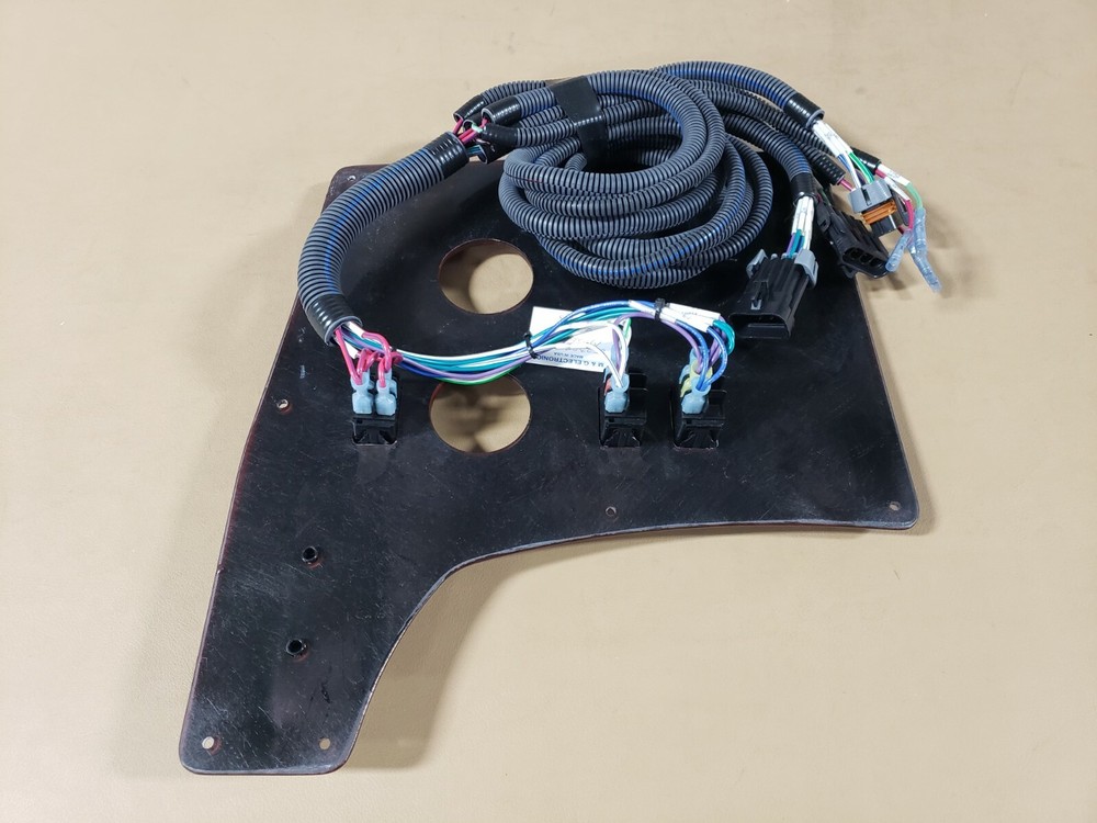 SEA RAY 350DA (2011-2012) STARBOARD SIDE AXIUS DASH PANEL