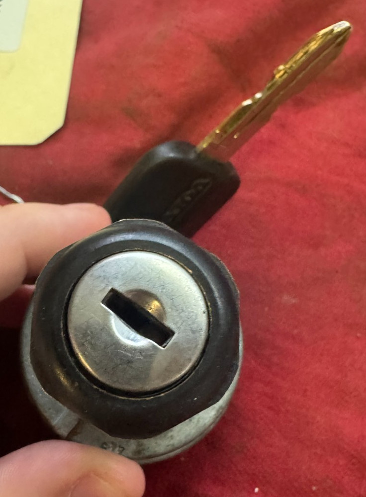 21780553 VOLVO VNL 2014 IGNITION SWITCH