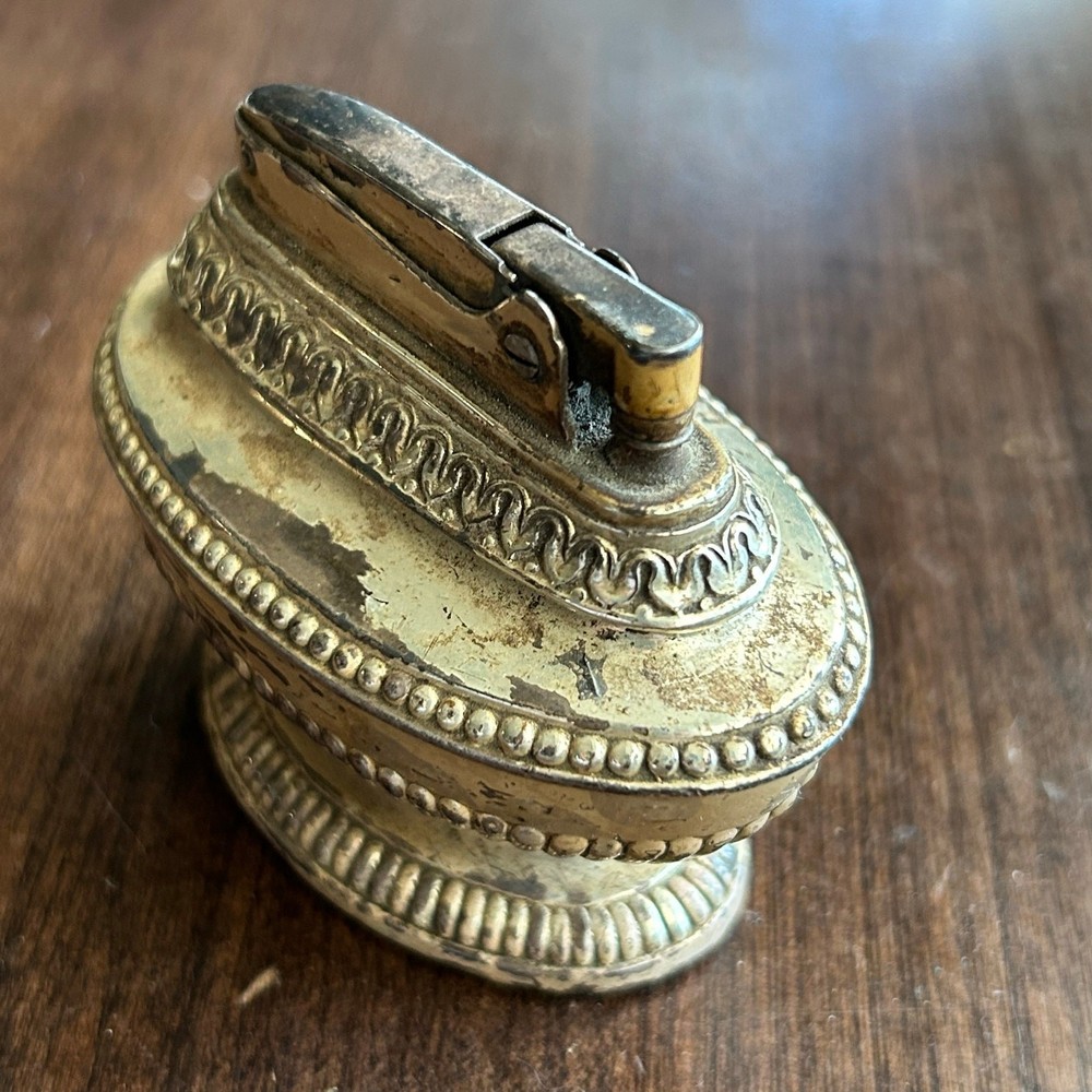 Vintage Ronson Queen Anne Table Lighter