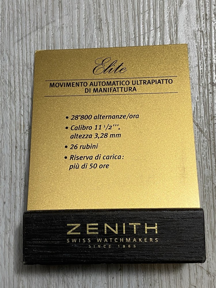 Zenith Vintage Display For Showcase Model Elite