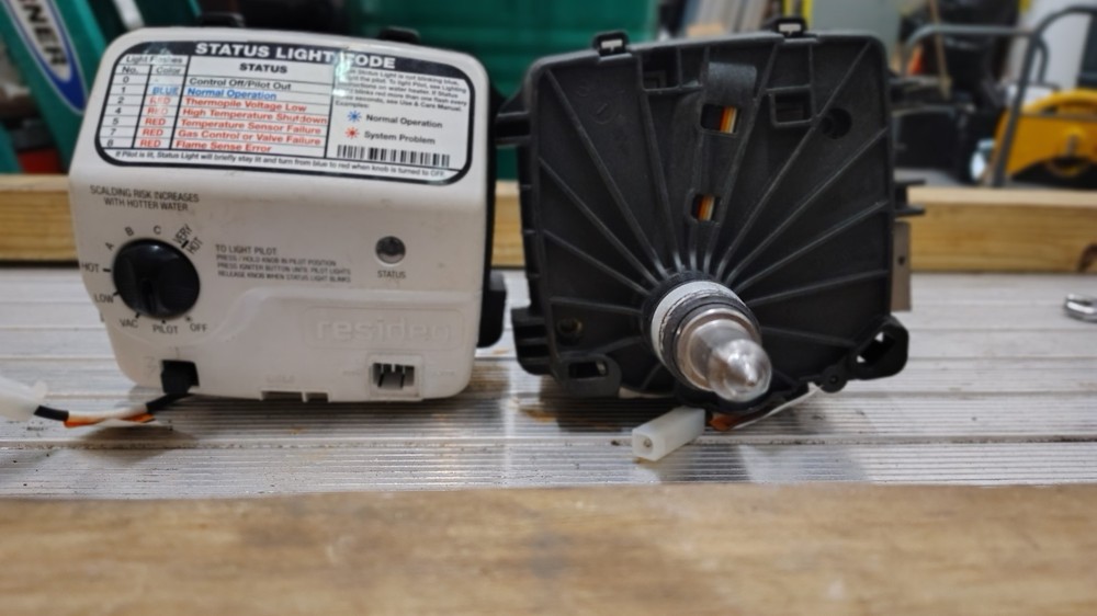 Resideo WV8840C1406 Water Heater Gas Valve Status Light White Black