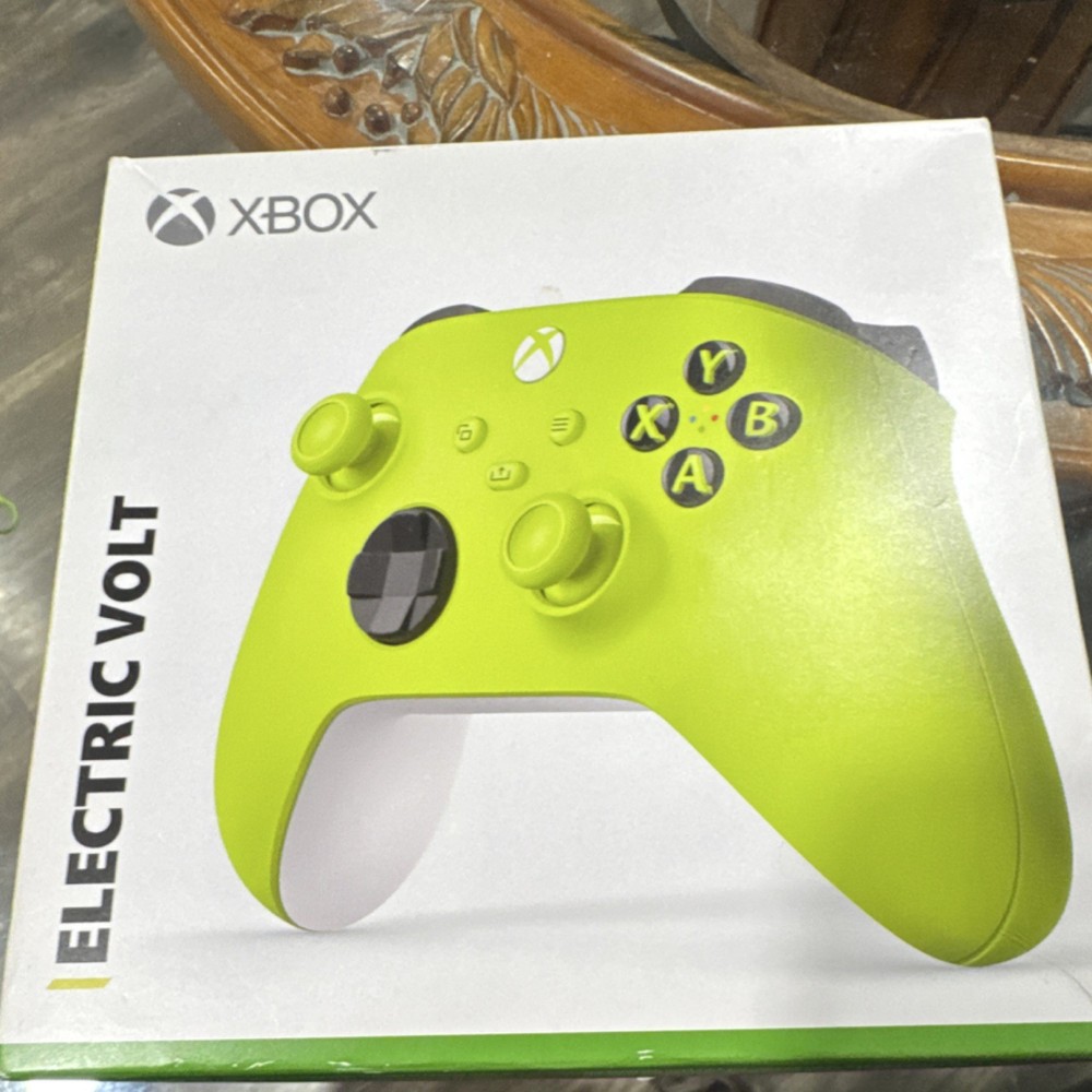Microsoft Xbox Electric Volt Wireless Controller Hybrid D-pad Share Button