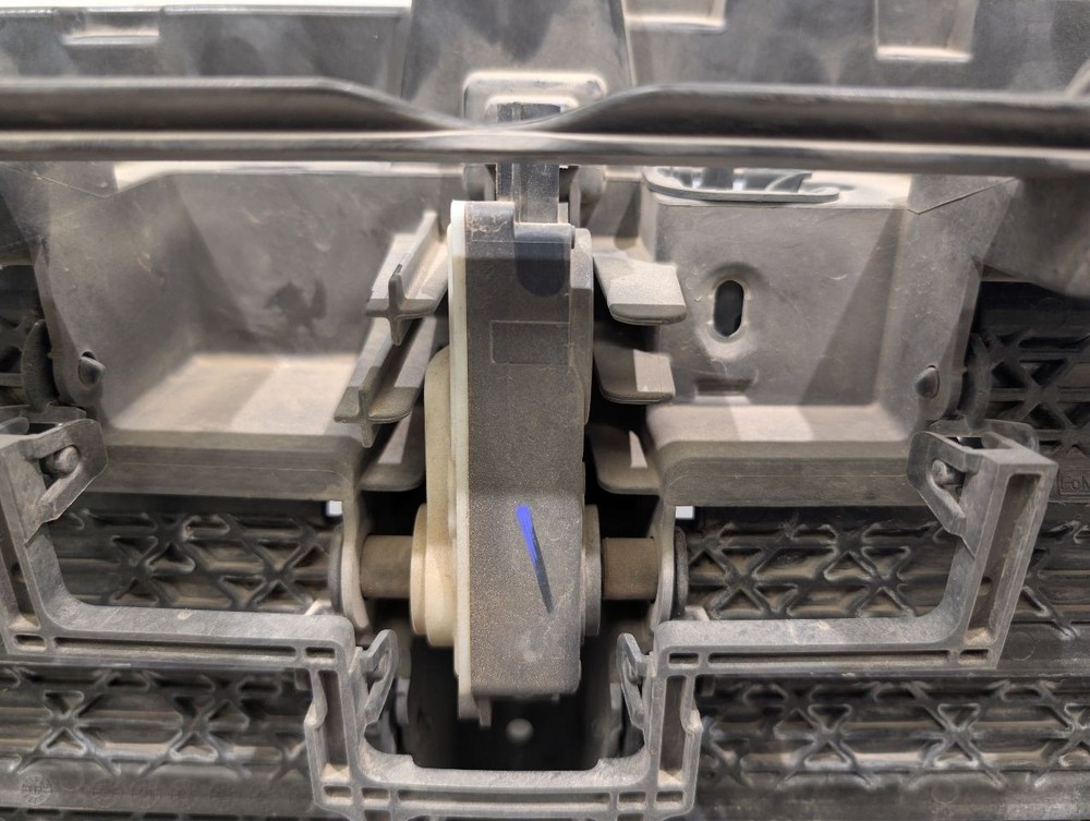 22 FORD F150 UPPER AIR SHUTTER 2.7L