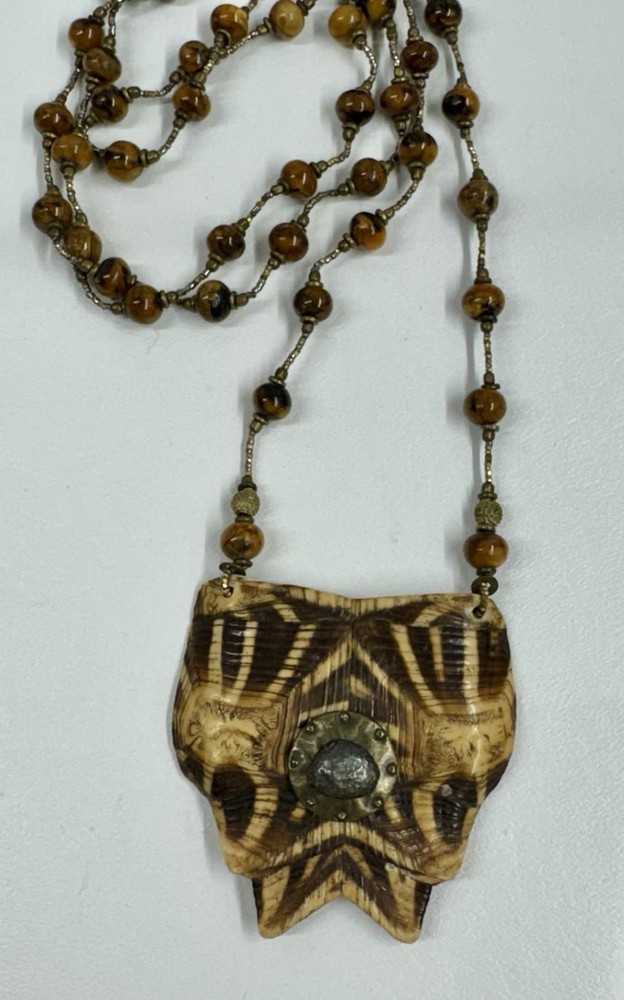 ARTISAN MADE TURTLE NECKLACE GOLD TONE WOOD