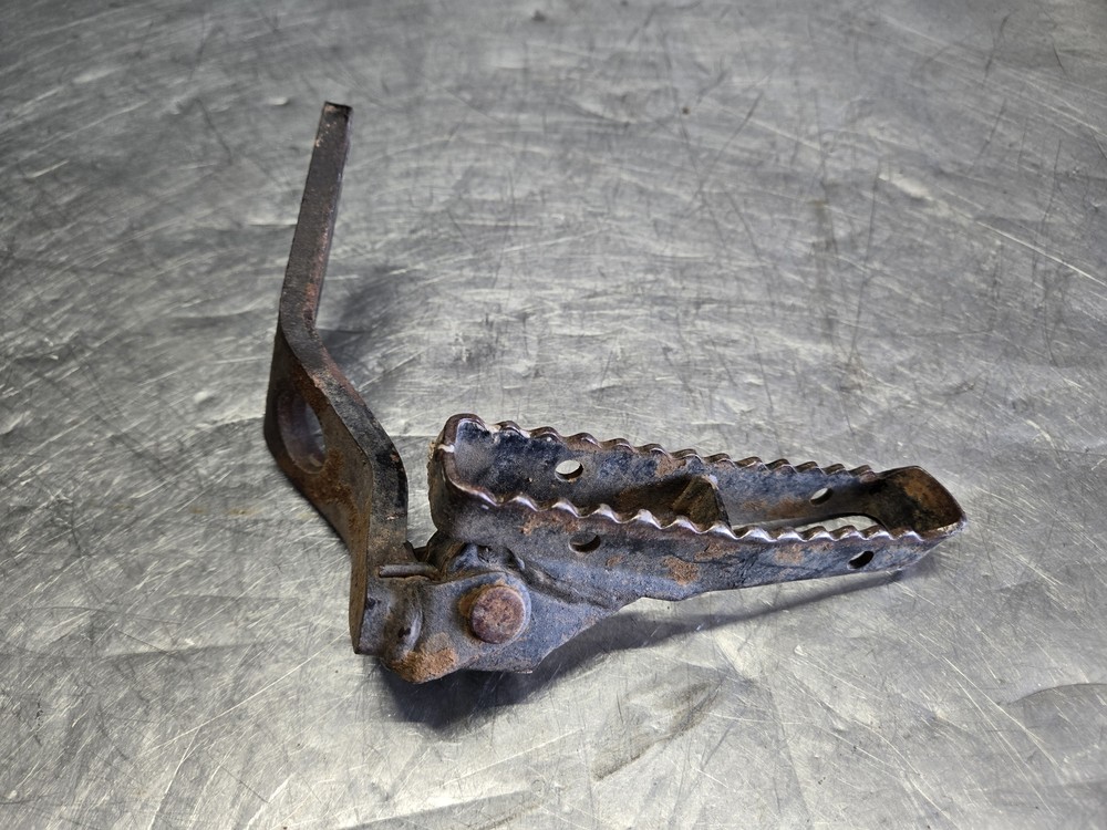 1985 Honda Atc200x Left Foot Rest Peg Step B3