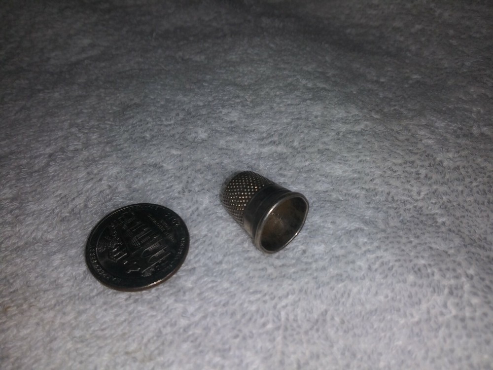 Antique Thimble, Sterling 7, Silver, Sewing, simple design .
