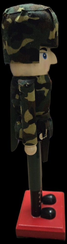 U S SOLDIER NUTCRACKER ~ 10”
