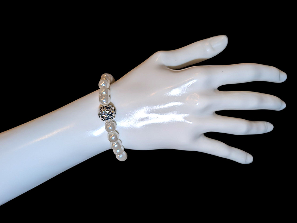 Subtle Noble Bracelet