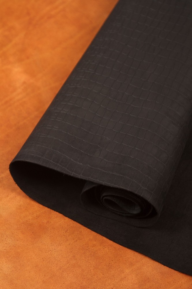 Black Matte Stone Pattern Full Grain Leather, 2m2 | 100% Genuine | Vegetable Tan
