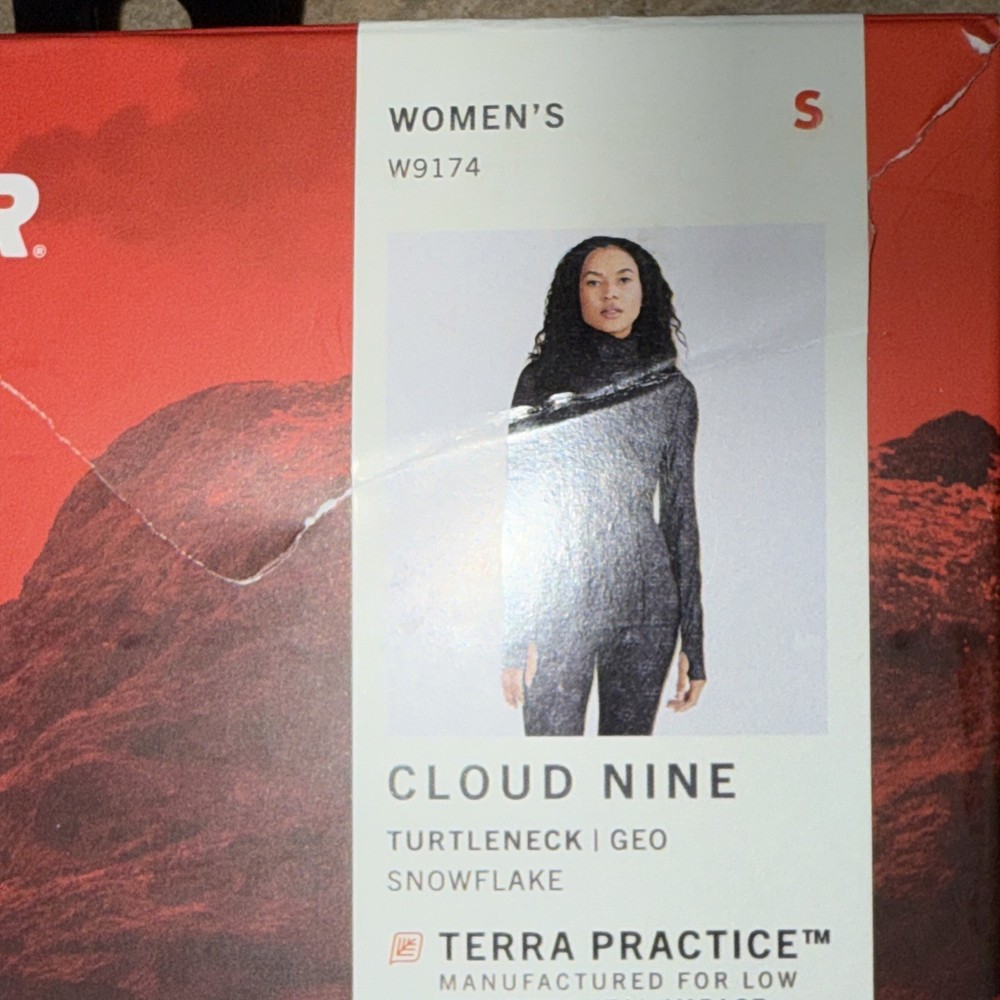 Terramar Cloud Nine Turtleneck Baselayer 2.0 Geo Snowflake