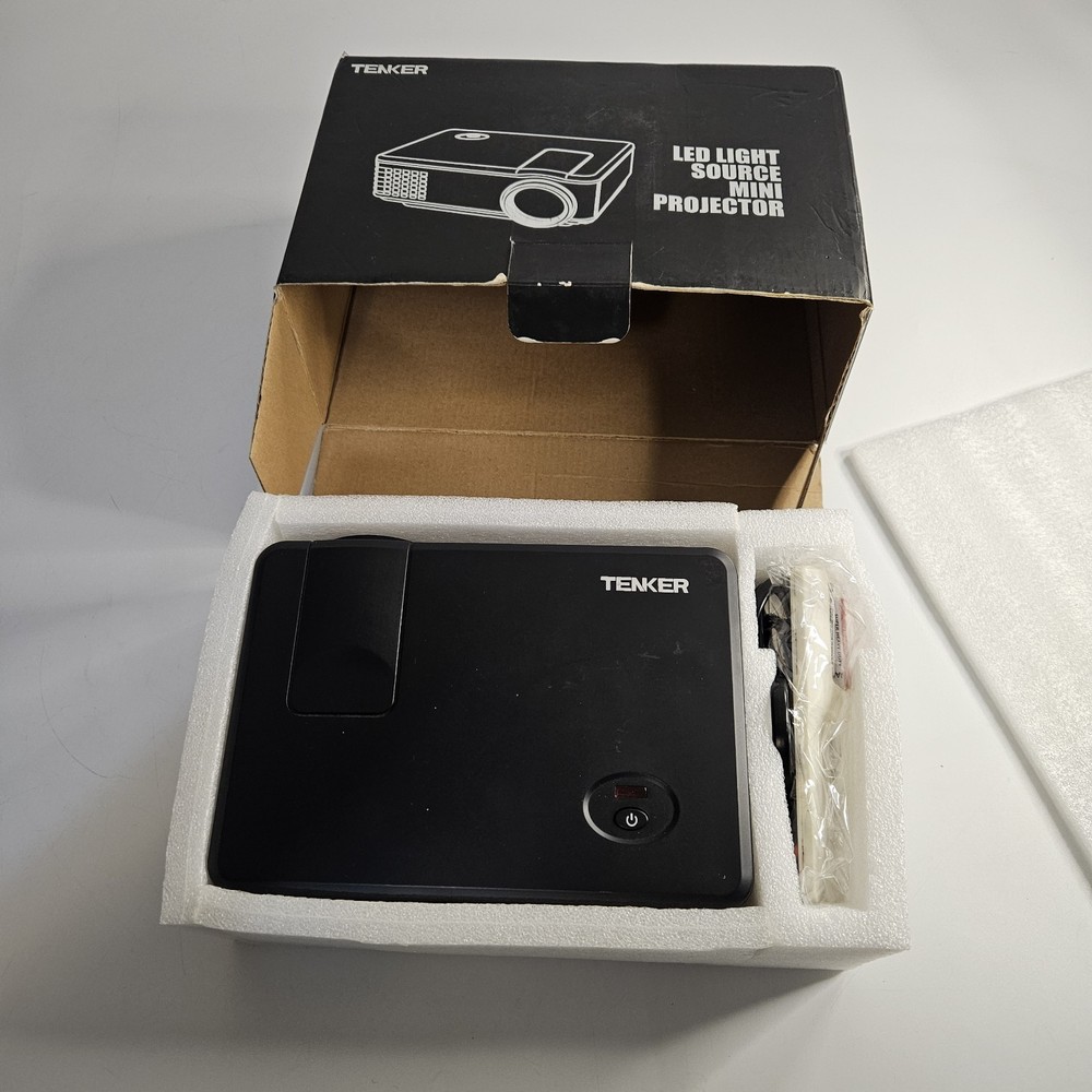 Tenker LED Light Source Mini Projector RD-805 w/ Power Cord...(Tested)
