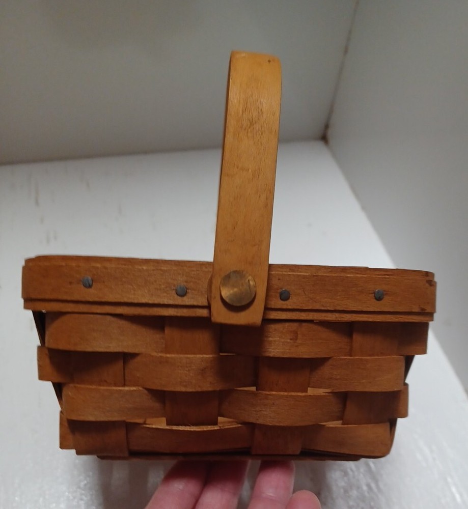 Vintage Longaberger 1991 Medium Berry Basket w/ Swing Handle Signed & Dated