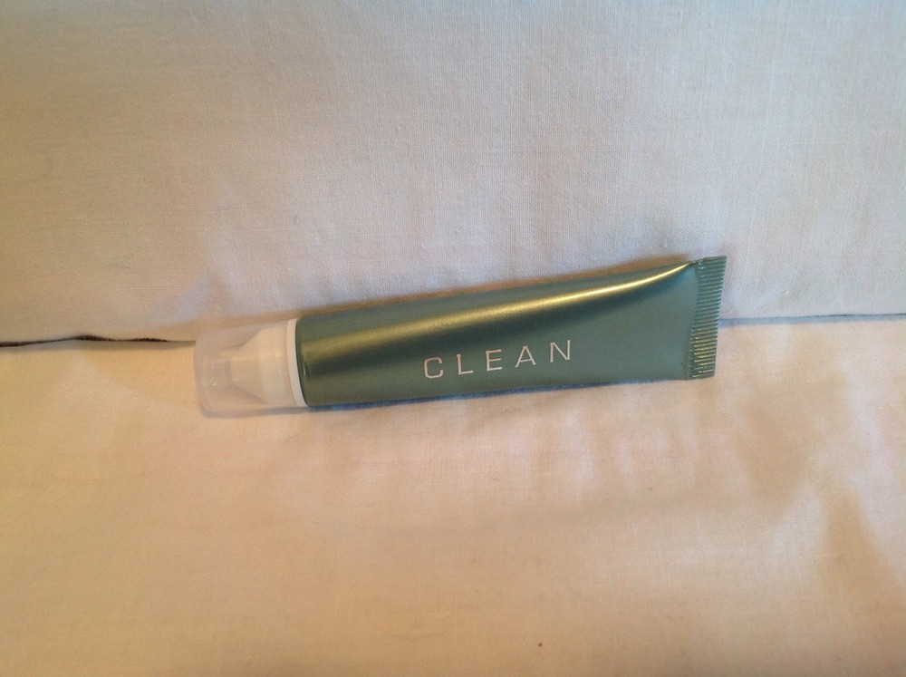 Clean Disappearing Trick Cuticle Remover - RARE