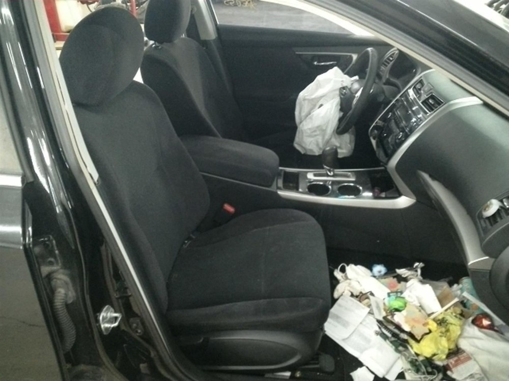 ALTIMA 2013 Fuse Box Cabin 104851254
