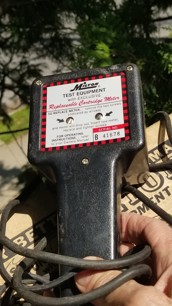 MILTON VINTAGE AUTO / CAR ENGINE ANYLIZER TESTER