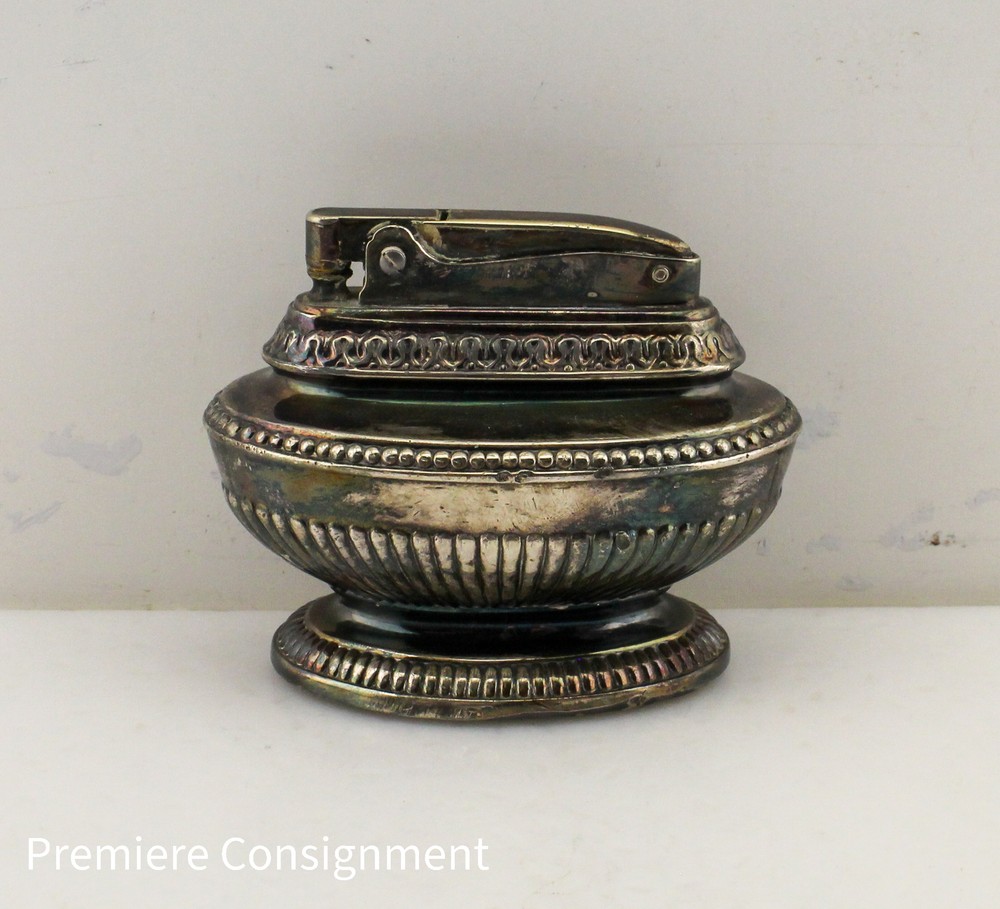 Vintage Ronson Queen Anne table top lighter