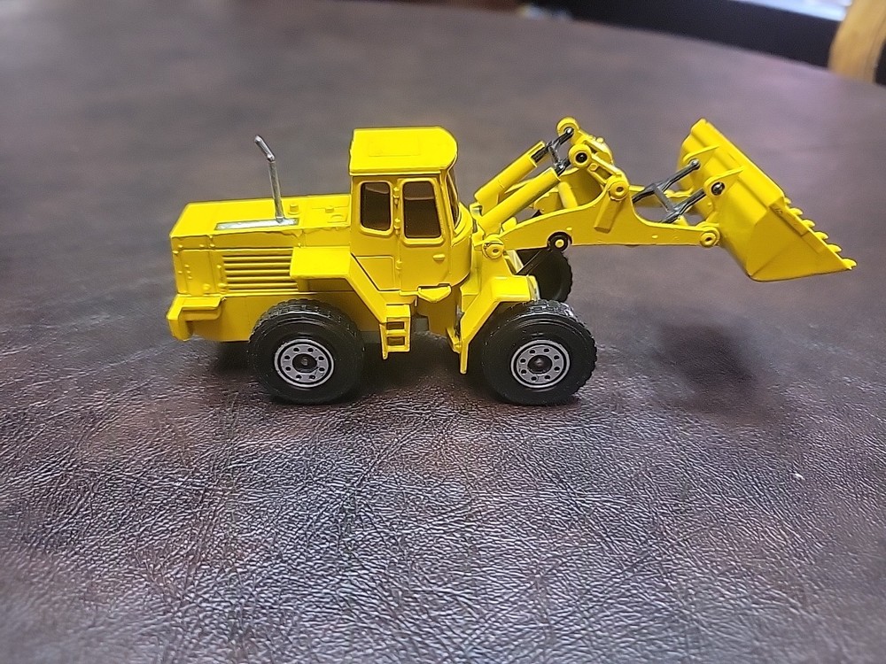SOLIDO VOLVO FRONT LOADER #367 1:55 SCALE EXCELLENT CONDITION