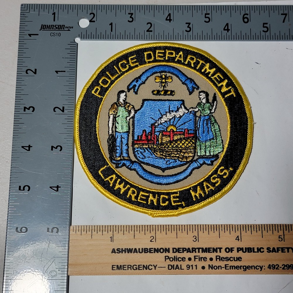 Bin1 B8 Police Patch Massachusetts Lawrence