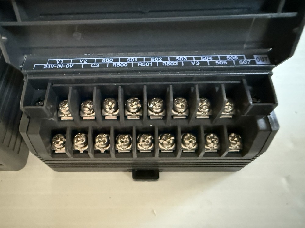 Keyence KV24DT PLC 24-Point Programmable Controller Module w/ 24V Power Supply