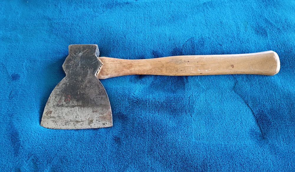 Vintage TRUE TEMPER TB1 Broad Hewing Hatchet Axe.