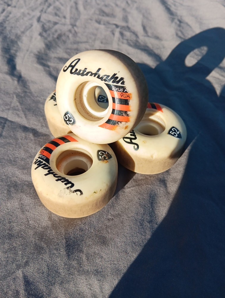 Autobahn Skateboard Wheels 52mm x 90a White