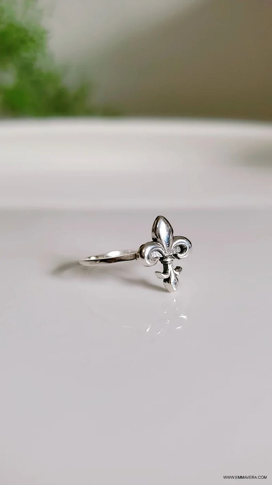 Dainty Sterling Silver Fleur De Lis Ring