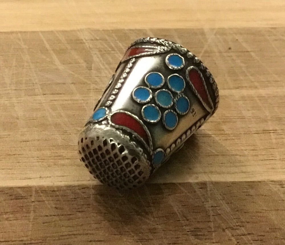 Exquisite 935 Silver and Enamel Thimble decorated with Floral Pattern