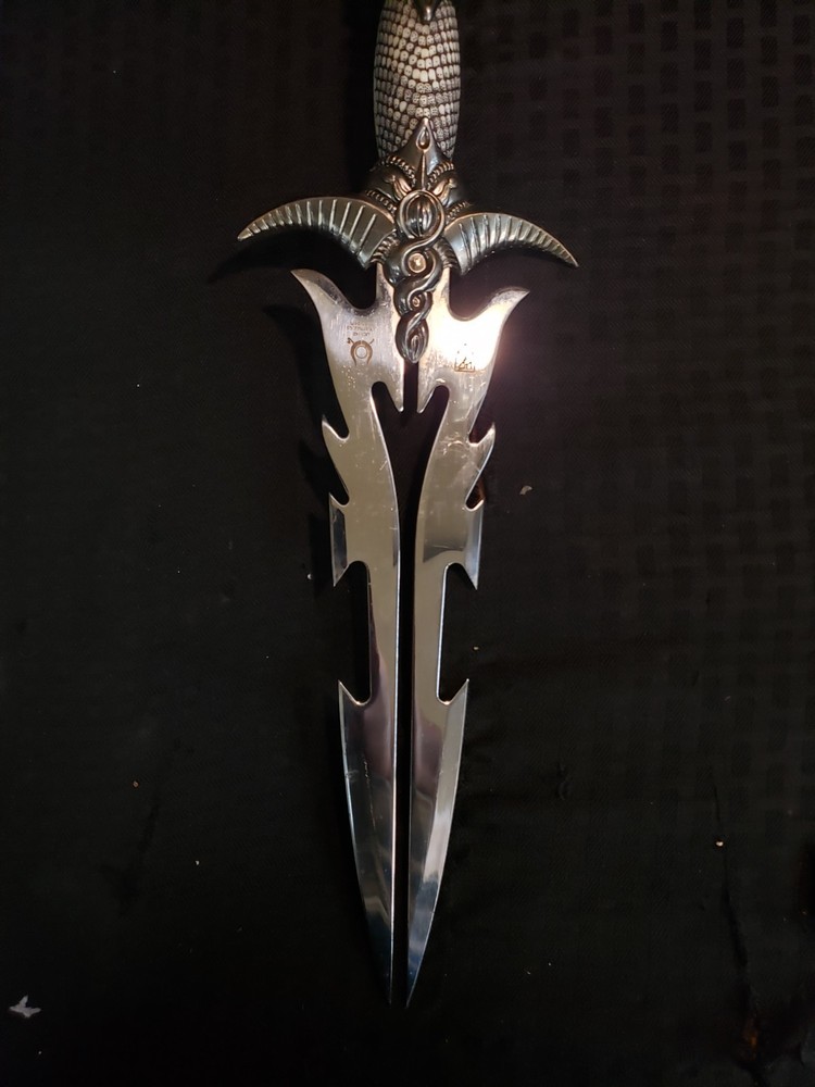 481609 - Kit Rae Isis Dagger (DISCLAIMER: BLADE IS SHARP)