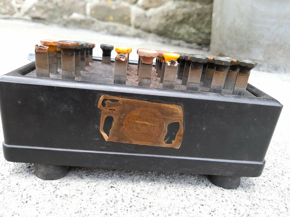 VINTAGE HARRISON AND FOWLER ADDING MACHINE - AVERAGE USED CONDITION