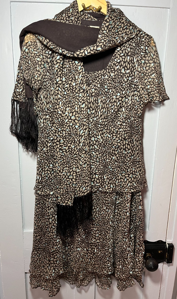 Viyella 3 piece set Size 14 80% Silk Brown & Blue Leaf Pattern