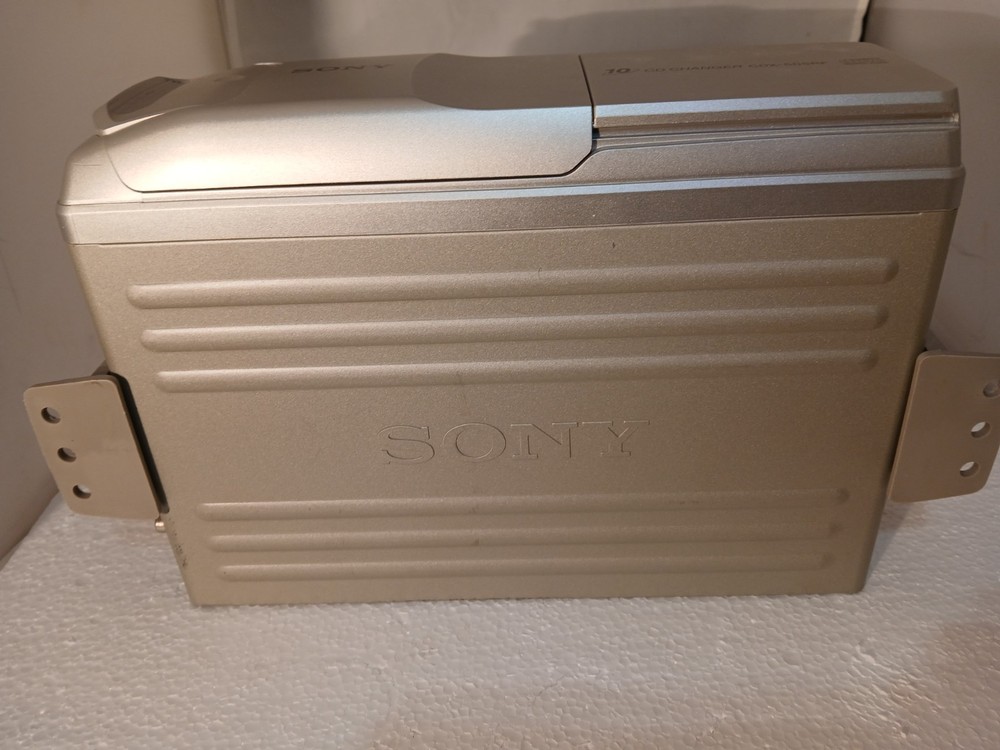 Vintage Sony 10 CD Changer CDX-505RF Untested